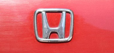 İstanbul 'da Honda krom metal logosu, lüks otomobil, 16 Temmuz 2011 İstanbul Pendik Türkiye otomobil pazarı
