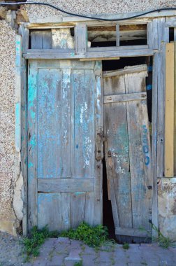 Türkiye 'de eski kırık ahşap kapı kapısı İstanbul Büyükşehir' de