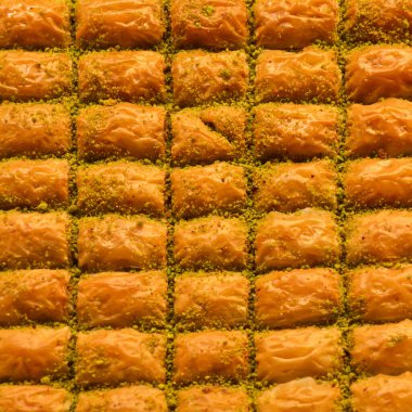 Türk mutfağının en güzel tatlılarından biri olan şam fıstıklı Baklava. Türk tatlı baklavası