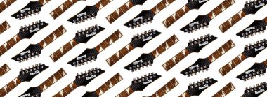 Gül ağacının yakın plan ibanez gio elektro gitar tellerinin başlığı ve fretboard dinlenme, müzikle ilgili afiş, beyaz arka planda izole edilmiş, İstanbul Türkiye 7 Temmuz 2024