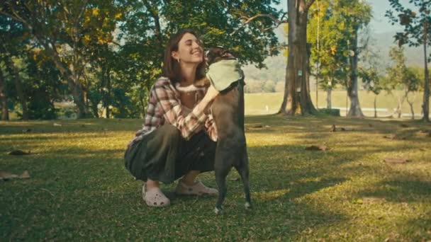 Young Woman Plays Her Boston Terrier Sunset Park Slow Motion — Wideo stockowe
