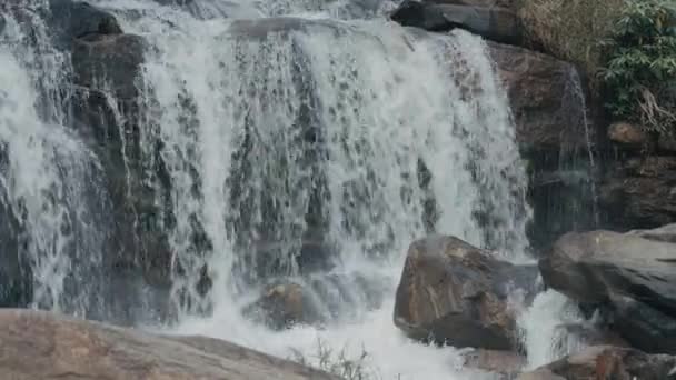 Mais Bela Cachoeira Norte Tailândia Câmara Lenta — Vídeo de Stock