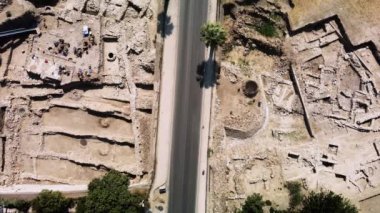 Türkiye 'nin İzmir kentinde İHA urla Antik Kenti ile hava manzarası. Yüksek kalite 4k görüntü