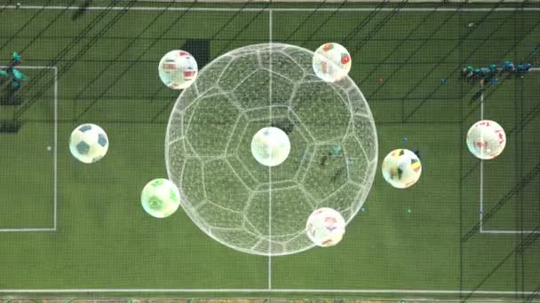 2022年卡塔尔世界杯足球赛 足球世界杯的所有参赛者 旋转足球和体育场的空中录像 高质量的4K镜头 — 图库视频影像