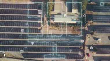 Güneş enerjisi ve teknoloji konsepti. Yenilenebilir enerji. Akıllı şebeke Yüksek kalite 4k görüntü