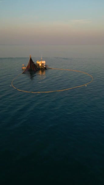 Aerial View Fishing Ship Net Circle Shape Collecting Fish Sea — Stok Video