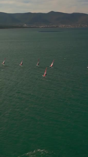 Imágenes Aéreas Aviones Tripulados Windsurfistas Surfeando Mar Mediterráneo Urla Izmir — Vídeo de stock