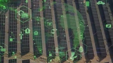 Güneş enerjisi ve teknoloji konsepti. Yenilenebilir enerji. Akıllı şebeke Yüksek kalite 4k görüntü