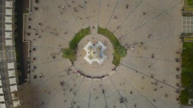 İzmir Malikânesi Meydanı ve Konak 'taki tarihi saat kulesi zaman aşımı videosu. Yüksek kaliteli görüntüler