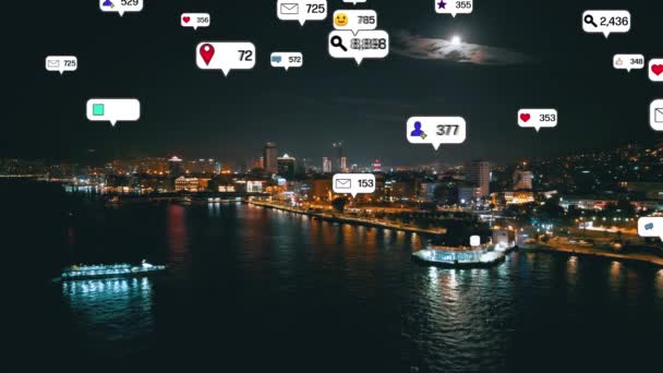 Sociala Medier Ikoner Flyga Över Staden Centrum Visar Människor Ömsesidighet — Stockvideo
