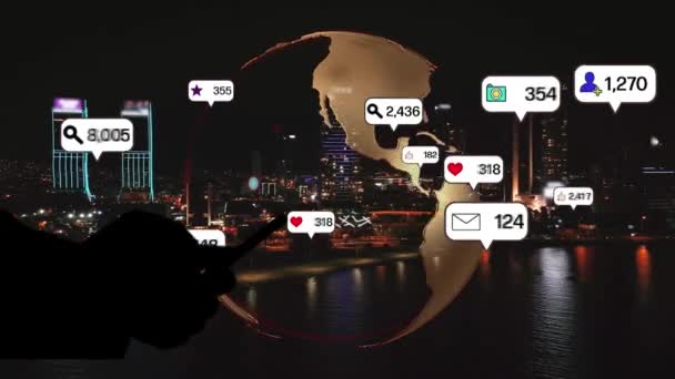 Los Iconos Las Redes Sociales Sobrevuelan Centro Ciudad Mostrando Gente — Vídeos de Stock