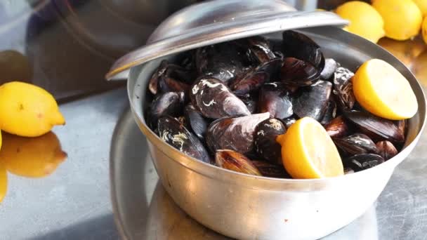 塞满贻贝的Midye Dolma海食物 高质量的4K镜头 — 图库视频影像