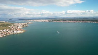 Balikesir Ayvalik ve Cunda adasının hava manzarası. Yüksek kalite 4k görüntü