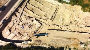 Türkiye 'nin İzmir kentinde İHA urla Antik Kenti ile hava manzarası. Yüksek kalite 4k görüntü