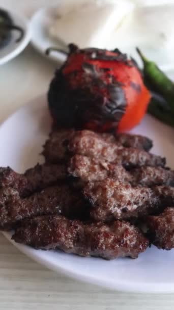 Delicious Turkish Traditional Manisa Kebap Tire Kofte Serving Plate High — Stok video