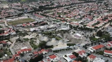 Alacati Yel Değirmenleri 'nin 4K hava görüntüsü. Yüksek kalite 4k görüntü