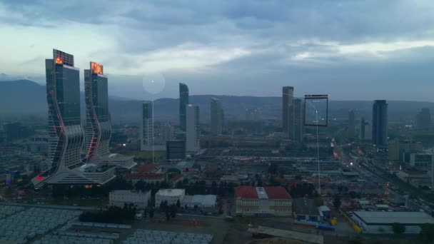 近代的な都市とグラフィカル ユーザー インターフェース 業務統計 経営戦略 高品質4K映像 — ストック動画