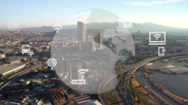 Akıllı şehir ve iletişim ağı konsepti. 5G mi? LPWA Düşük Güç Genişliği. Kablosuz iletişim. Yüksek kalite 4k görüntü