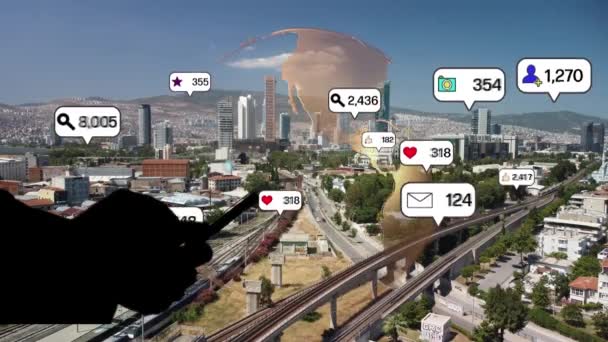 Los Iconos Las Redes Sociales Sobrevuelan Centro Ciudad Mostrando Gente — Vídeos de Stock