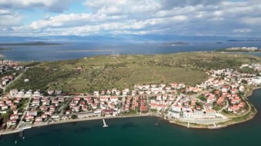 Balikesir Ayvalik ve Cunda adasının hava manzarası. Yüksek kalite 4k görüntü