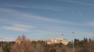 Ankara, Türkiye - 20 Şubat 2023: Anitkabir, Türkiye Cumhuriyeti 'nin kurucusu Mustafa Kemal Atatürk' ün mozolesidir. Türk milli marşı, Atatürk 'e saygı. Yüksek kalite 4k görüntü