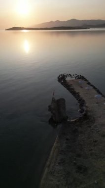 Urla Cesmealti izmir gelinkaya adlı küçük bir deniz kasabasından görüntüler. Yüksek kaliteli FullHD görüntüler