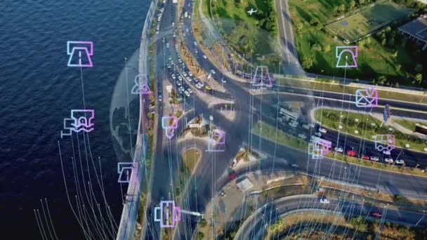 インテリジェント車愛物流自律配送車を通信Iot Gpsトラッキング衛星5Gスマート道路交通路ジャンクション交差点交通データの高速道路三角測量 — ストック動画