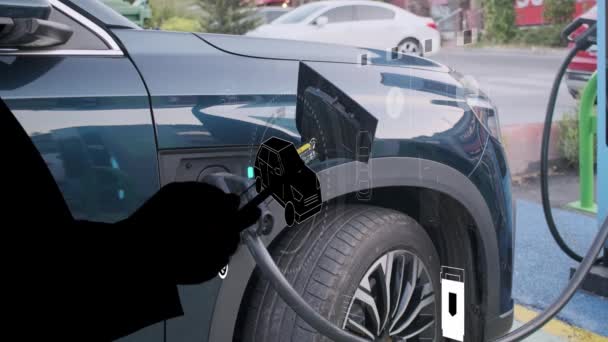 電気自動車を充電する 充電ステーションで充電する電気自動車 高品質の4K映像 — ストック動画