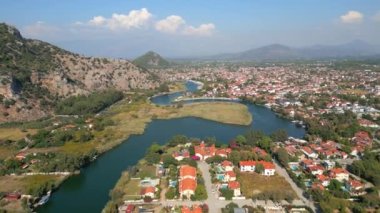 Dalyan Nehri Drone Videosu, Ege Denizi Ortaca, Mugla Türkiye. Yüksek kalite 4k görüntü