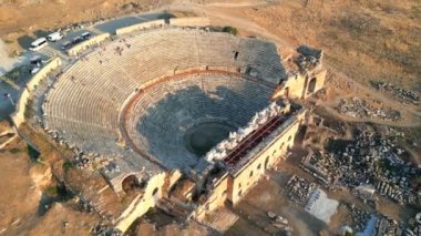 Hierapolis, Theater, Cotton Castle, Pamukkale, Denizli 'nin Harika Hava Kapanışı. Yüksek kalite 4k görüntü