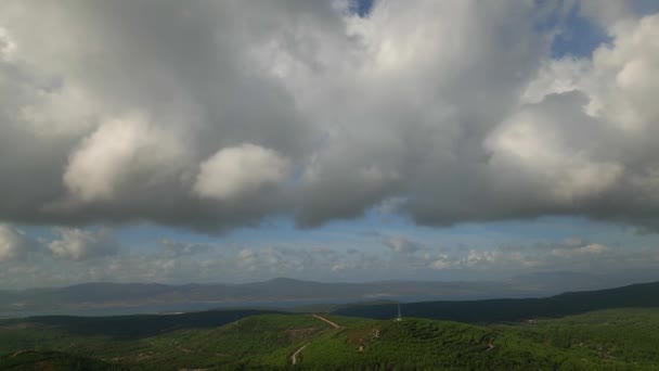 Vista Aérea Sobre Montanhas Sob Céu Nublado Dia Verão Urla — Vídeo de Stock
