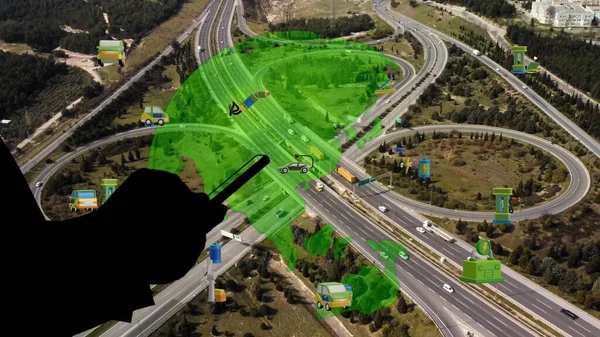 インテリジェント車愛物流自律配送車を通信Iot Gpsトラッキング衛星5Gスマート道路交通路ジャンクション交差点交通データの高速道路三角測量 ストックフォト