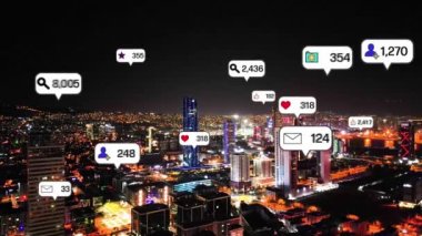 Sosyal medya simgeleri, sosyal ağ uygulama platformu üzerinden insanların bağlandığını gösteriyor. Çevrimiçi toplum ve sosyal medya pazarlama stratejisi kavramı. Yüksek