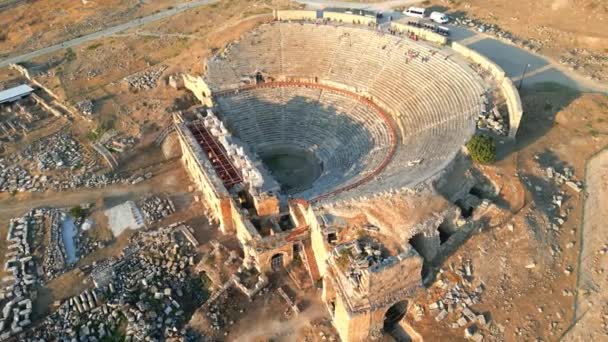 Amazing Aerial Close Hierapolis Teatro Castelo Algodão Pamukkale Denizli Imagens — Vídeo de Stock