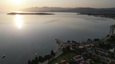 Urla Cesmealti izmir gelinkaya adlı küçük bir deniz kasabasından görüntüler. Yüksek kaliteli FullHD görüntüler