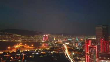 İzmir 'in Yeni Şehir Merkezi' nin Hava Aracı Görüntüsü, Bayrakli Gece Kırkdört Klibinde