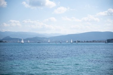 İHA ile Urla Cesmealti hava görüntüsü. Ege 'deki hindi turistik deniz kenti. Urla , Cesmealti. Yüksek kalite fotoğraf