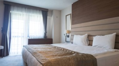 Modern bir otel odasının içi. Yüksek kalite fotoğraf