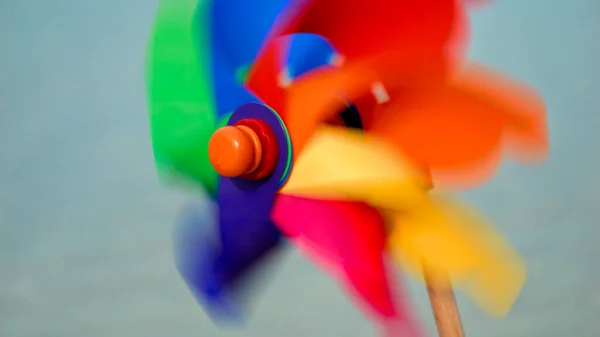 Closeup Colorful Pinwheel Twirls Gracefully Wind Reminding Viewers Joys Travel — Stock Photo, Image