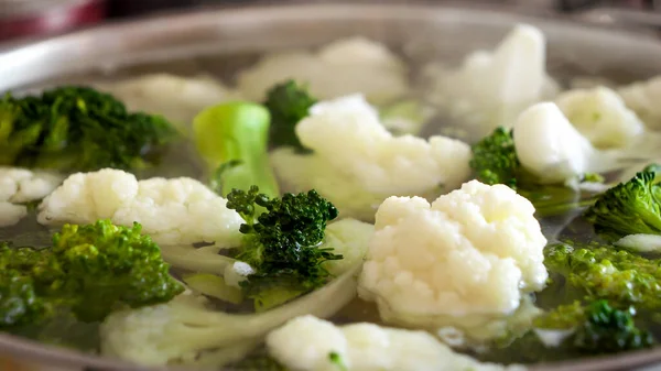 Macro Shot Vaporing Hot Soup Cooking Cauliflower Broccoli Pot Concept — Stock Photo, Image