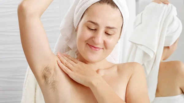Portrait Smiling Natural Woman Growing Armpit Hair Posing Bathroom Concept — Stock Photo, Image