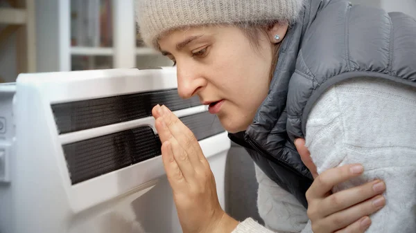 Portrait Woman Feeling Cold Her House Sitting Electric Heater Concept — Stock Photo, Image