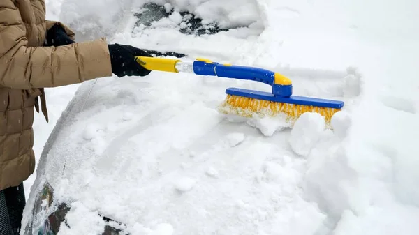 Close Young Woman Cleaning Snow Her Car Brush Concept Winter — Stock Photo, Image