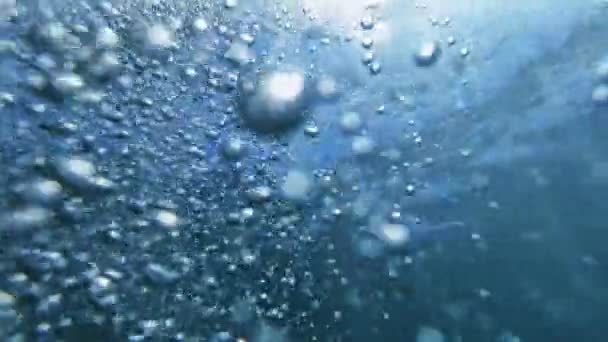 Vzduchové Bubliny Pomalu Stoupající Mořského Dna Hladinu Doplněné Kouzelnou Hrou — Stock video