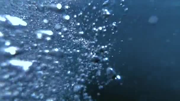 Slow Motion Visuals Visar Den Lugna Uppstigningen Luftbubblor Från Havets — Stockvideo