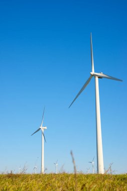 Yeşil elektrik üretimi için rüzgar türbinleri jeneratörleri