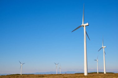 Rüzgar türbinleri ekolojik elektrik üretimi için jeneratörler