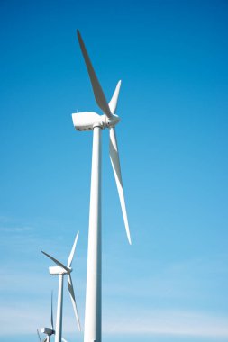 İspanya 'da sürdürülebilir elektrik üretimi için rüzgar türbini jeneratörleri