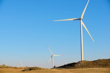 Sürdürülebilir elektrik üretimi için rüzgar türbini jeneratörleri