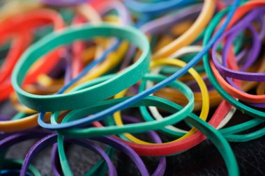 Renkli lastik bant grubu.